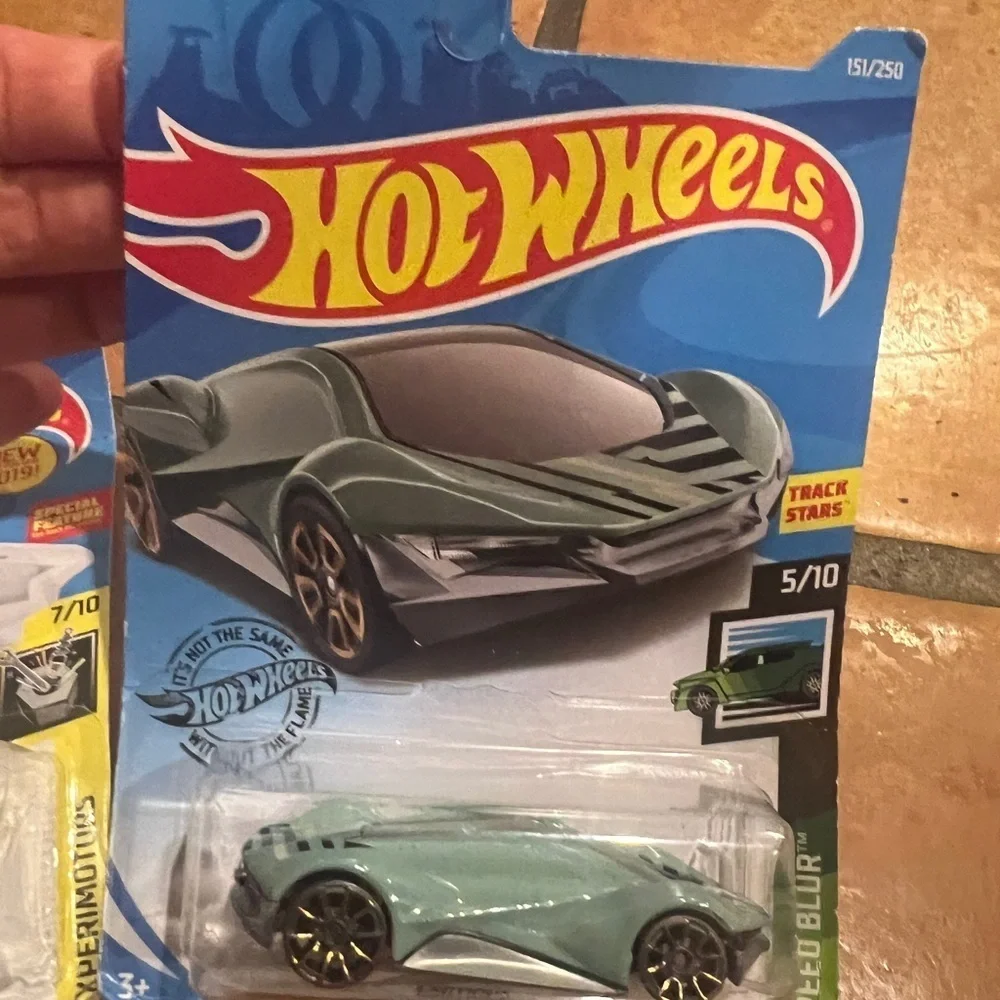 2017-2018 Hot Wheels Assorted Toy Cars Set